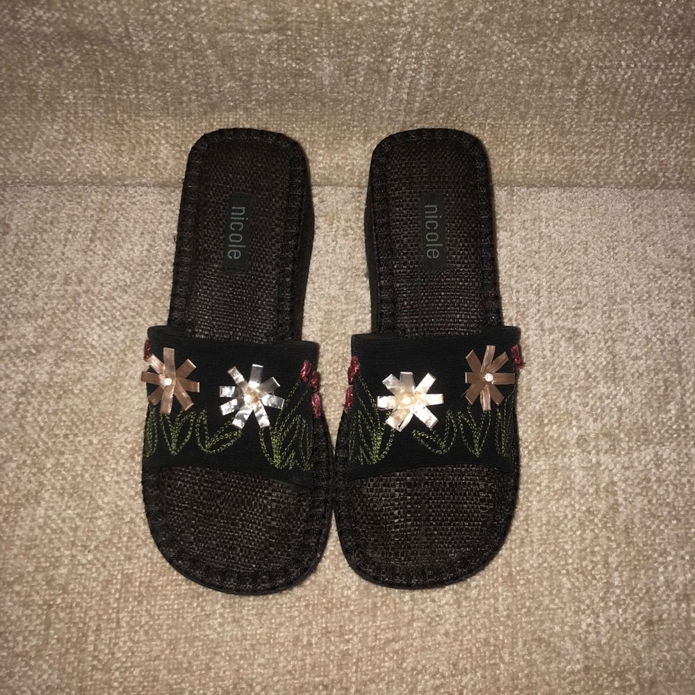 Nicole Black Wedge - Size 7